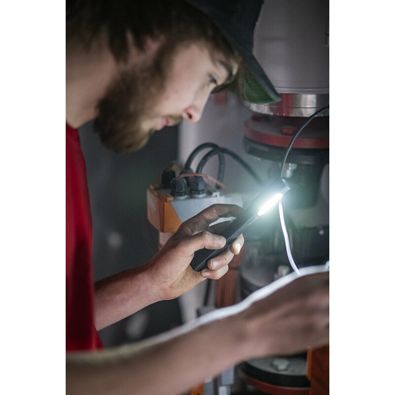 ZAKLAMP 250LM-60M-7U        W2R WORK OPLAADB.  LED
