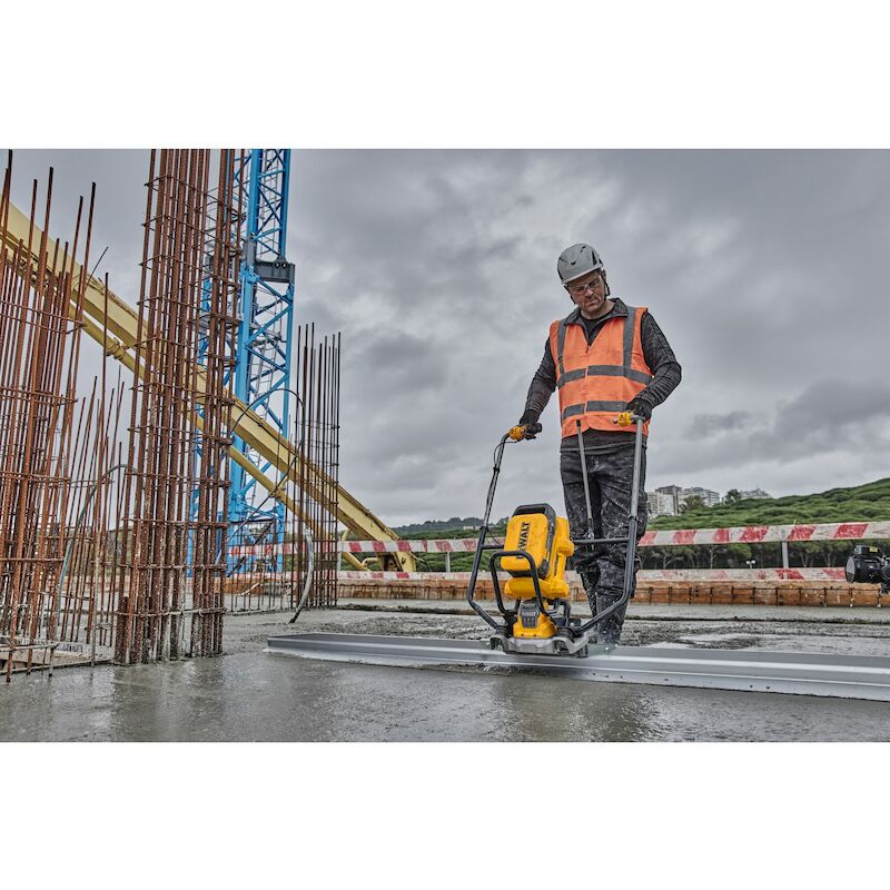 REGLE VIBR.BETON 54V/BODY   DCPS330N        DEWALT