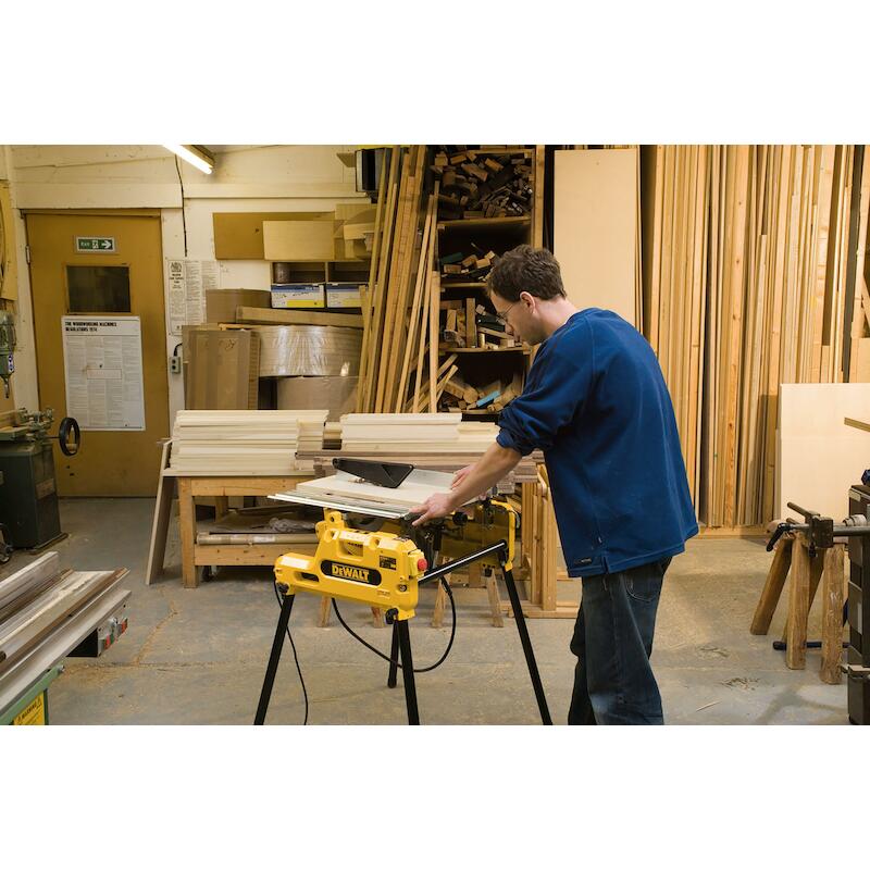 COMBINATIEZAAG 2000W/250MM  DW743N          DEWALT