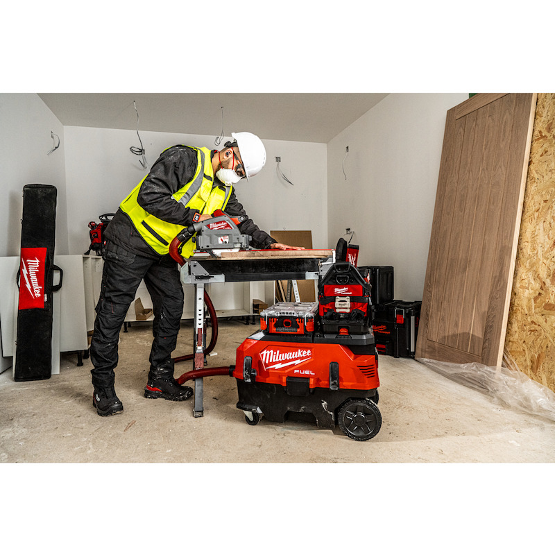 HELM WIT GEVENTILEERD       4932478122   MILWAUKEE