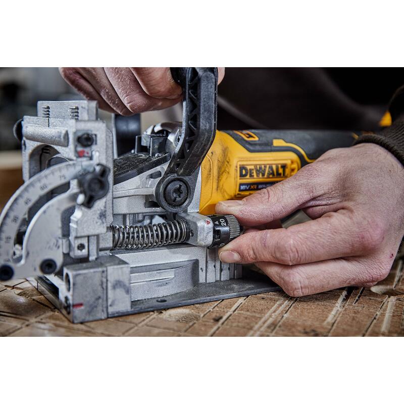 FRAISEUSE LAMELLES 18V/2X5  DCW682P2        DEWALT