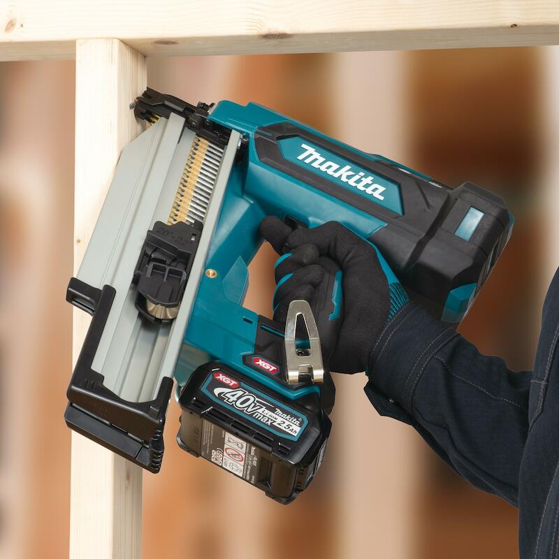 CLOUEUSE/ACCU 40V/BODY      BN002GZ (COFFRE)MAKITA