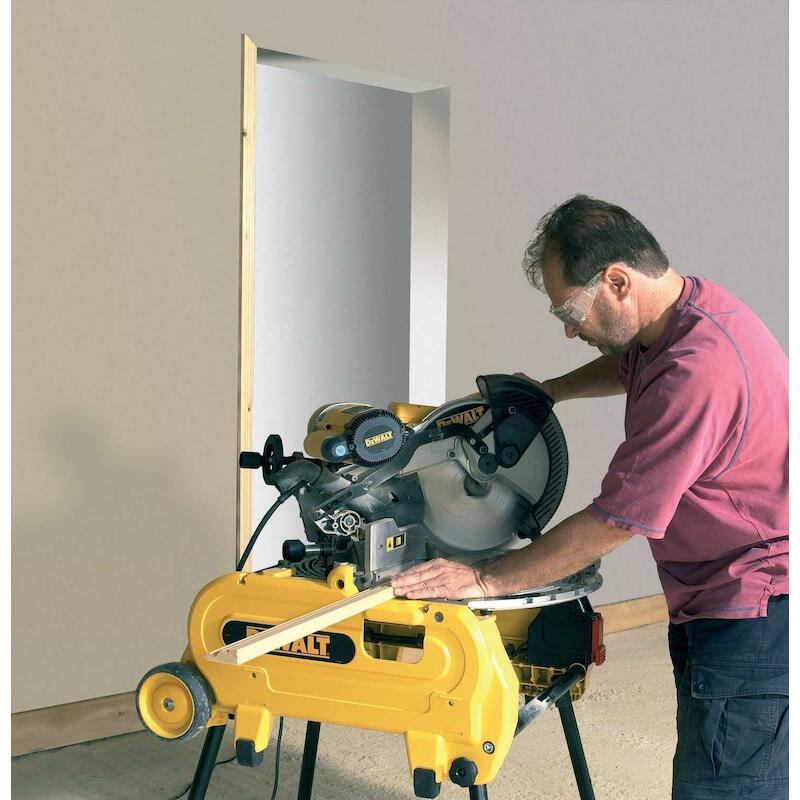 COMBINATIEZAAG 2000W/305MM  D27107          DEWALT