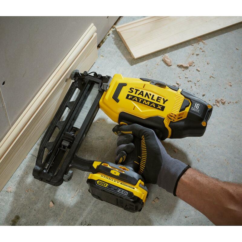 ACCU-NAGELPISTOOL 18V/BODY  SFMCN616B      STANLEY