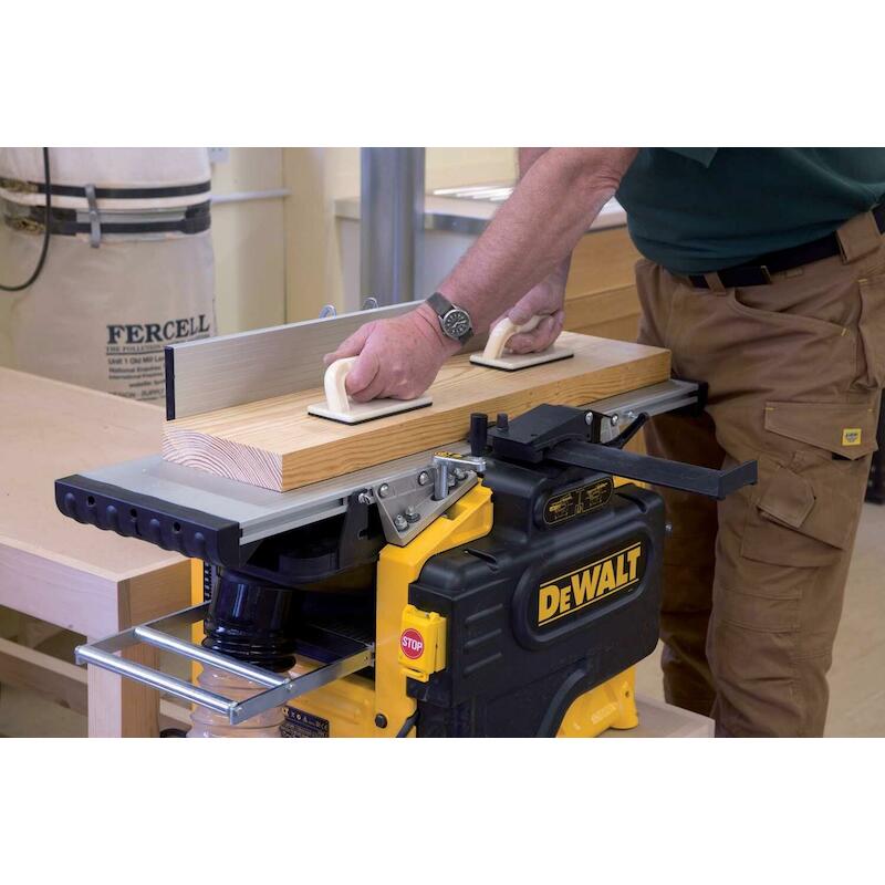VLAK/VANDIKTEBANK 1800W/4MM D27300          DEWALT