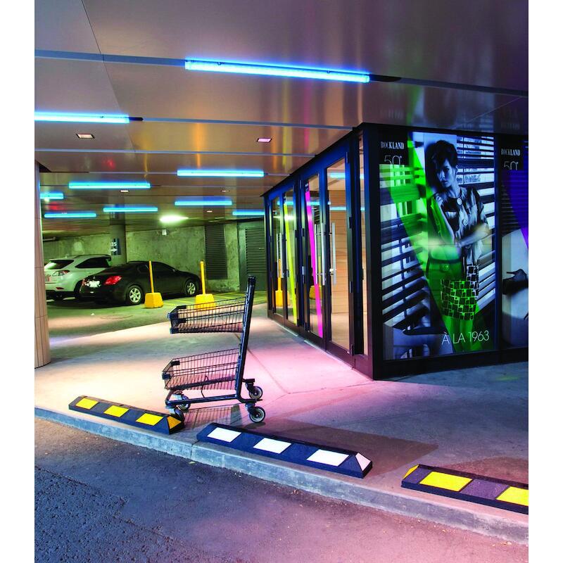 PARKEERBLOK ZW/GE 120X15CM  GNRS1410YB    CHECKERS