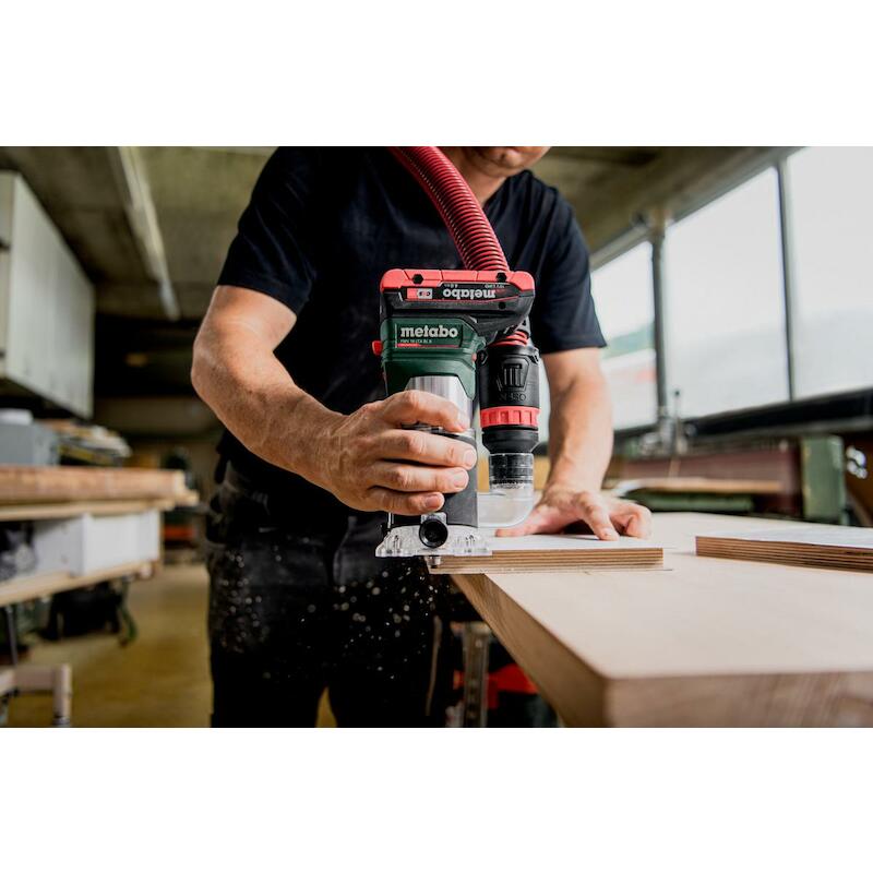 AFFLEUREUSE/ACCU 18V/2X4AH  FMV 18 LTX BL 8 METABO
