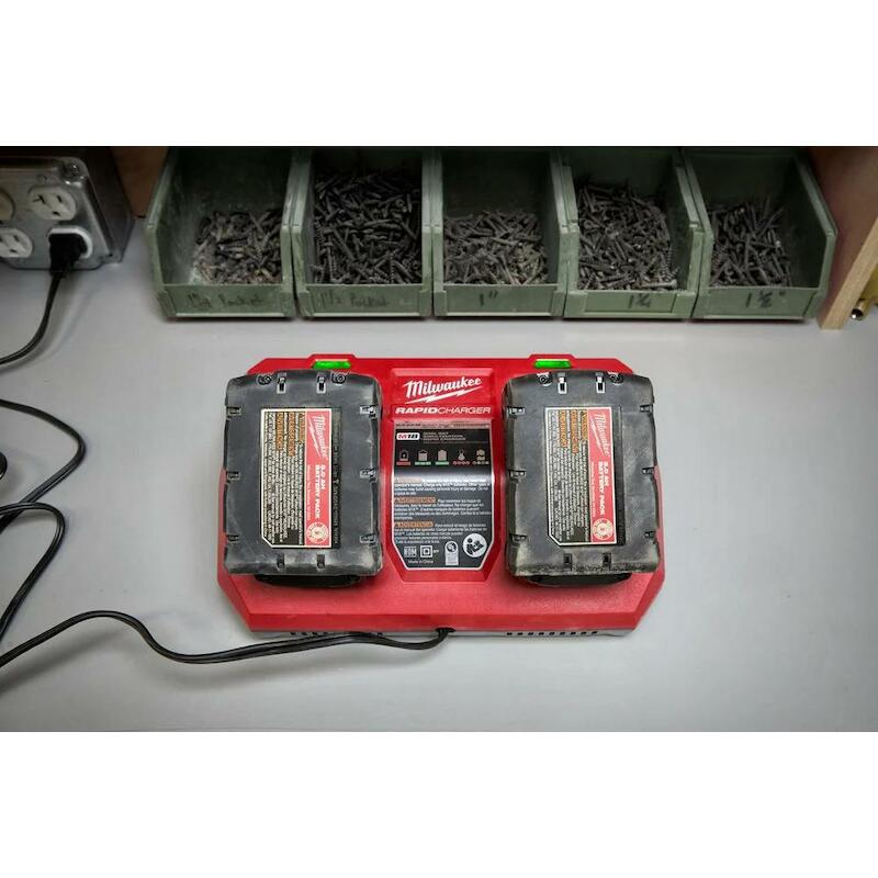 SNELLADER DUAL BAY 18V      M18 DFC      MILWAUKEE