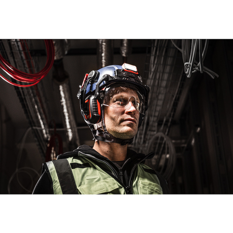 HELM WIT GEVENTILEERD       4932478141   MILWAUKEE